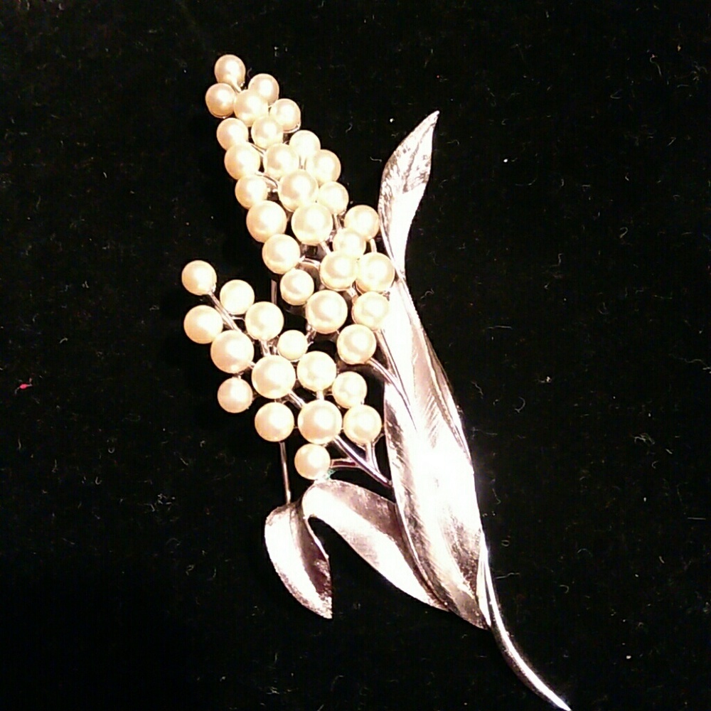 Vintage Trifari faux pearls and silver brooch